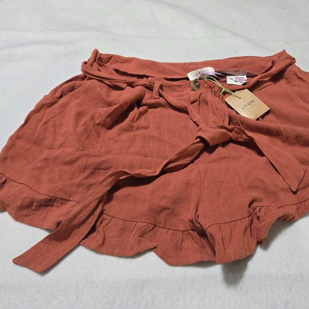 NWT UNIGEE Women’s Paperbag Ruffle Hem Shorts 1XL Rust Brow